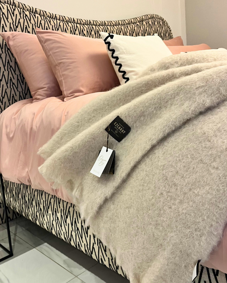 Mantas Ezcaray Throw 260x240 cm Beige