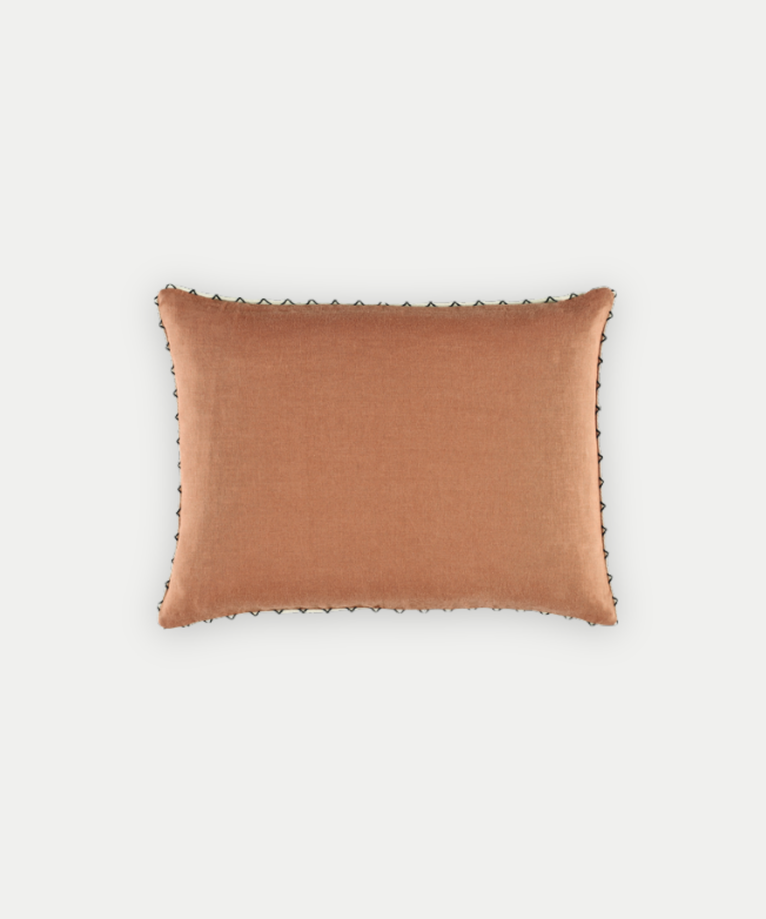Élitis Decorative Pillow Gaia