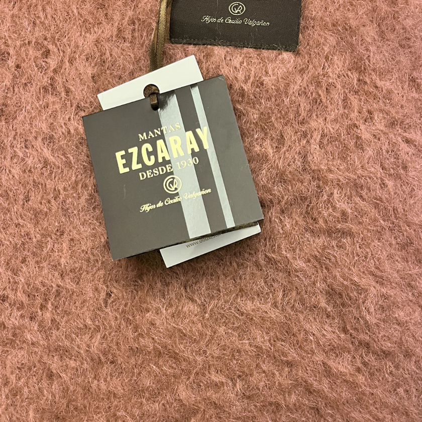 Ezcaray Mohair Throw - Dusty Pink 260x240 cm
