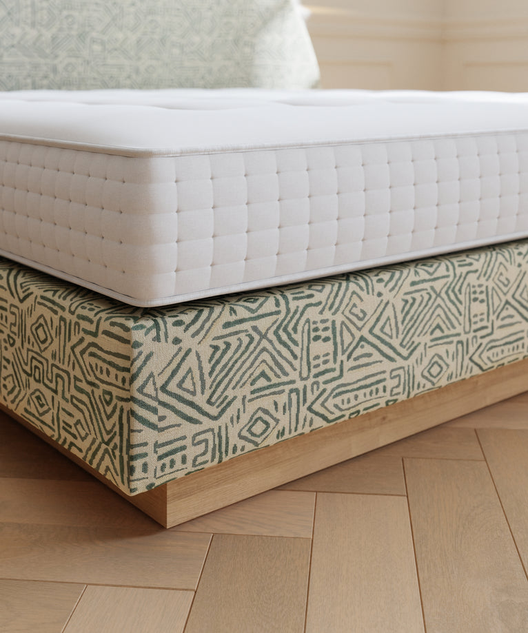 Box Spring Bibury Cotswolds - Pierre Frey