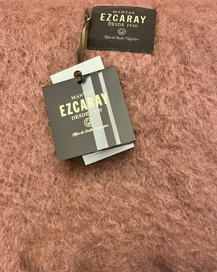 Ezcaray Mohair Throw - Dusty Pink 260x240 cm