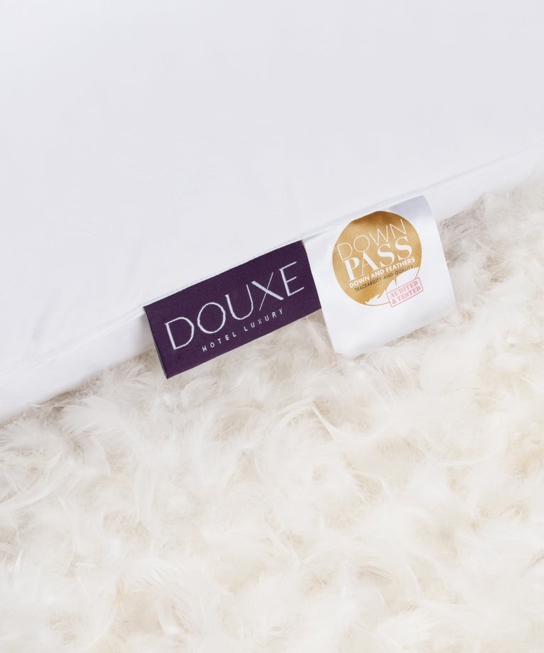 DOUXE Down Body Pillow 80x80 cm